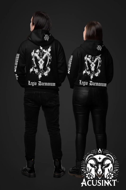 Acusinkt Legio Daemonum unisex sweater gedragen door twee modellen, achterkant