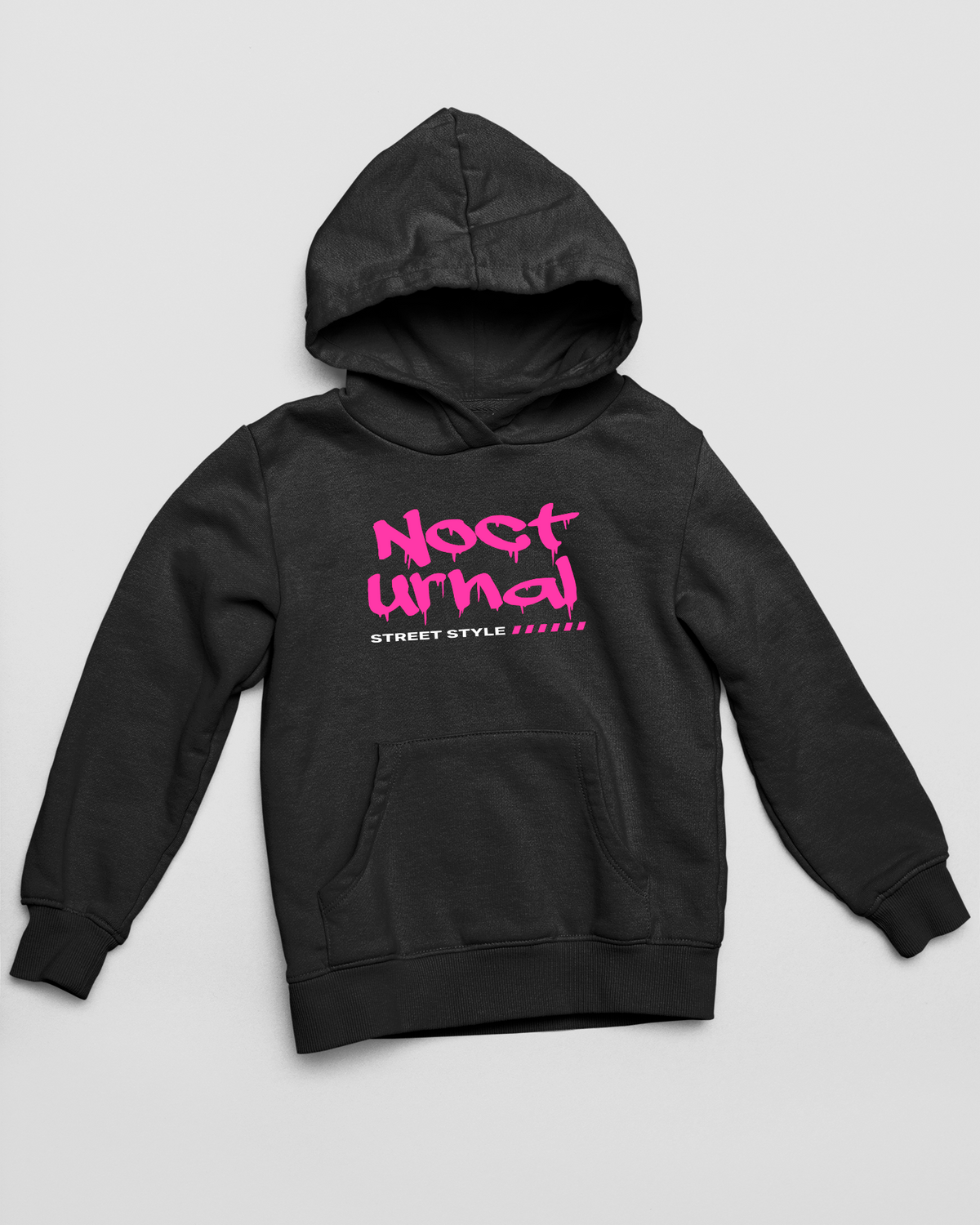 Acusinkt Nocturnal Street Style unisex hoodie in zwart, voorkant met roze tekst