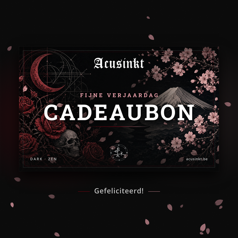 Acusinkt cadeaubon voor een verjaardag: zwarte kaart met wijnrode rozen, schedel en maansikkel aan de Dark-kant en de berg Fuji met roze kersenbloesem aan de Zen-kant, met de tekst „Fijne verjaardag – Cadeaubon"