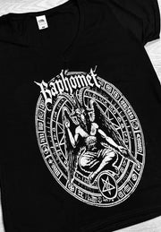 Acusinkt Baphomet Symbool dames t-shirt, close-up van de witte Baphomet-print