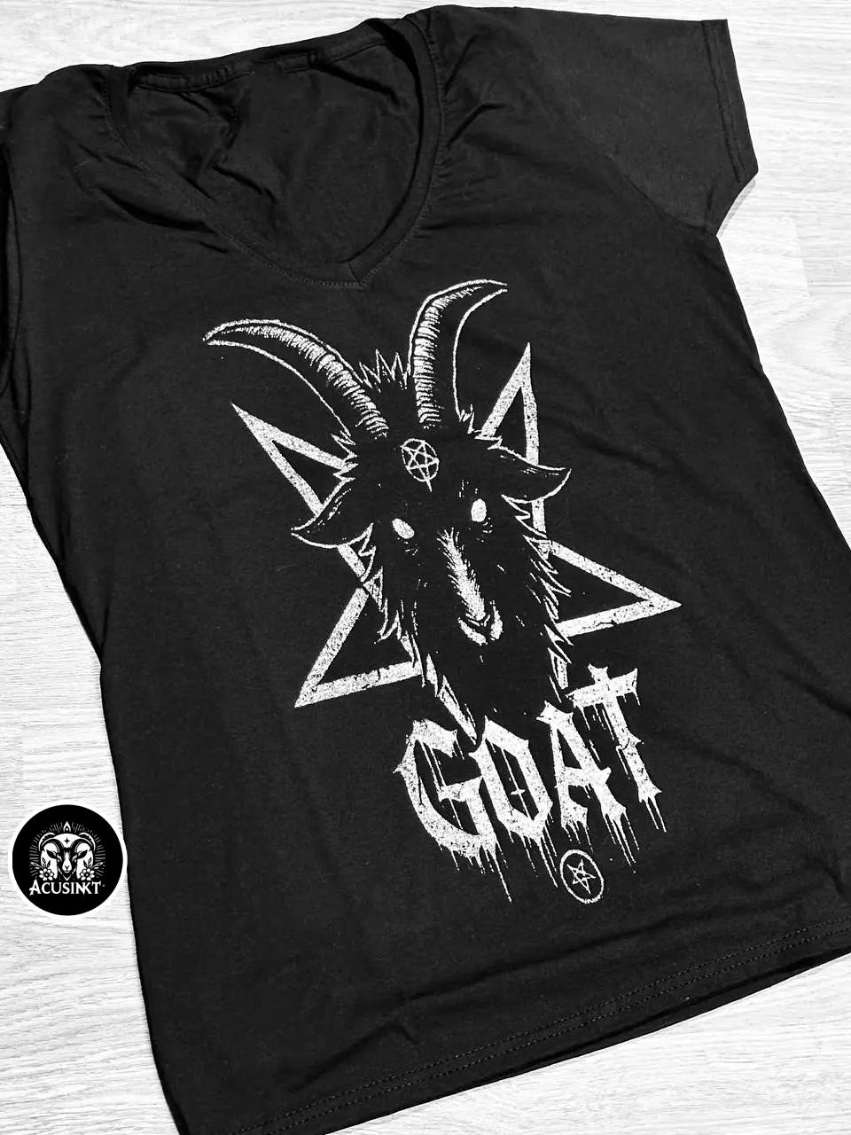 Acusinkt Goatinkt dames t-shirt in zwart met geitenkop en GOAT-print