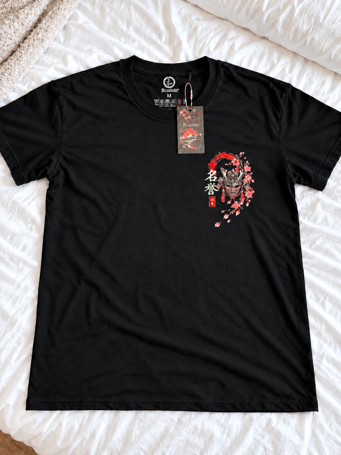 Acusinkt Serenity T-Shirt Zen Kollektion – Vorderseite Größe M, Brustprint mit Samurai-Maske, Ensō-Kreis, Kanji 名誉